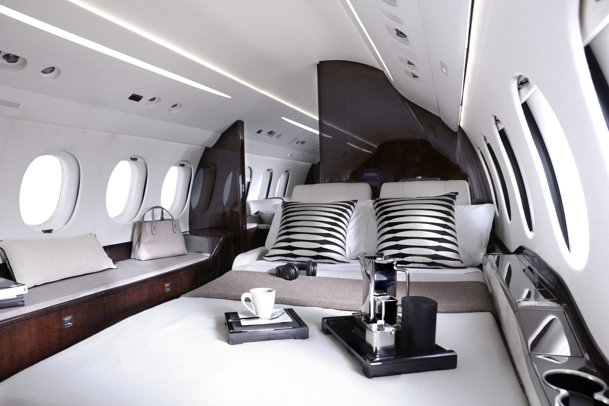 Dassault to Highlight Expanding Long-Range, Large-Cabin Falcon Line at ...