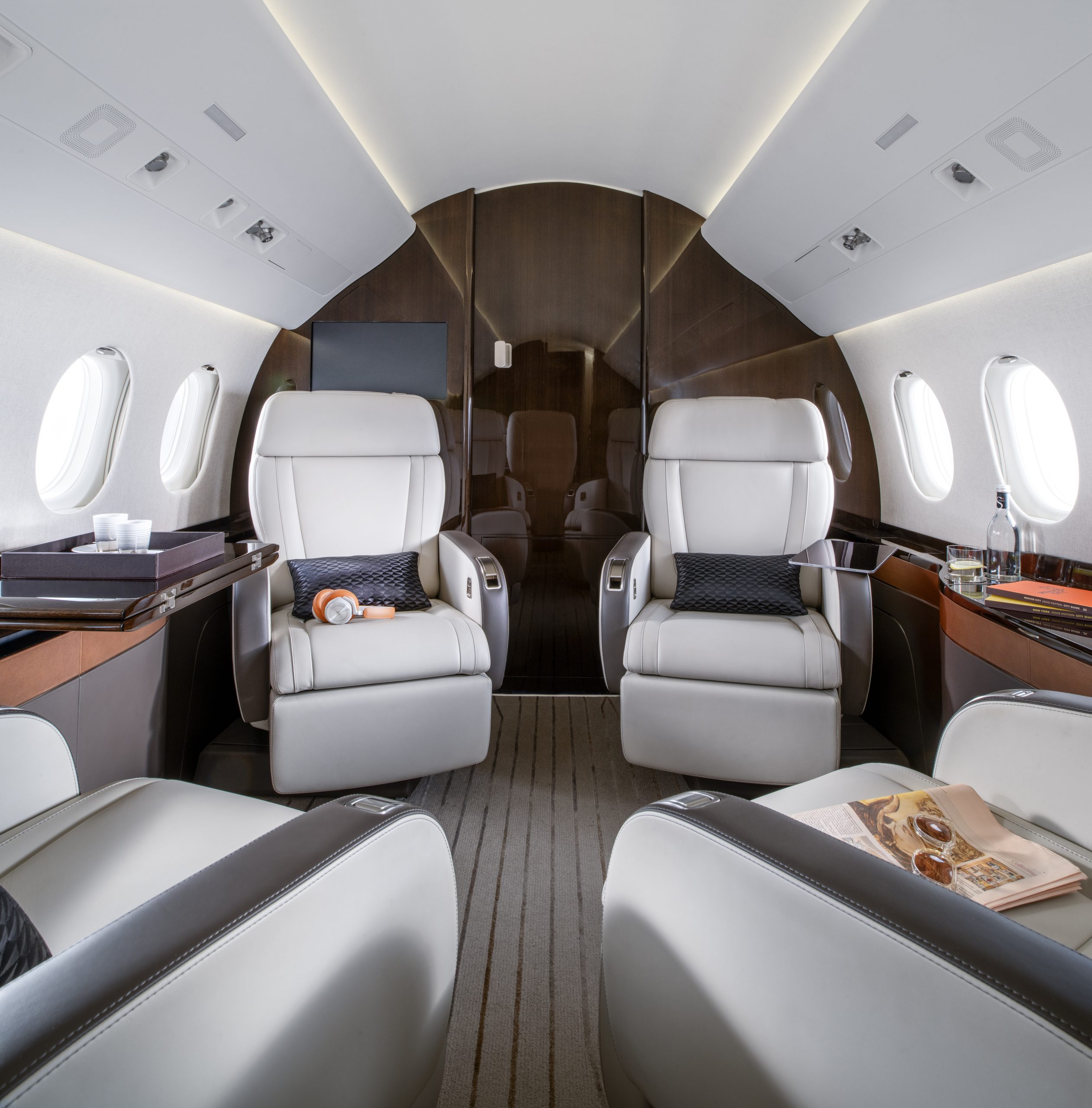 Falcon 2000LXS Backgrounder media