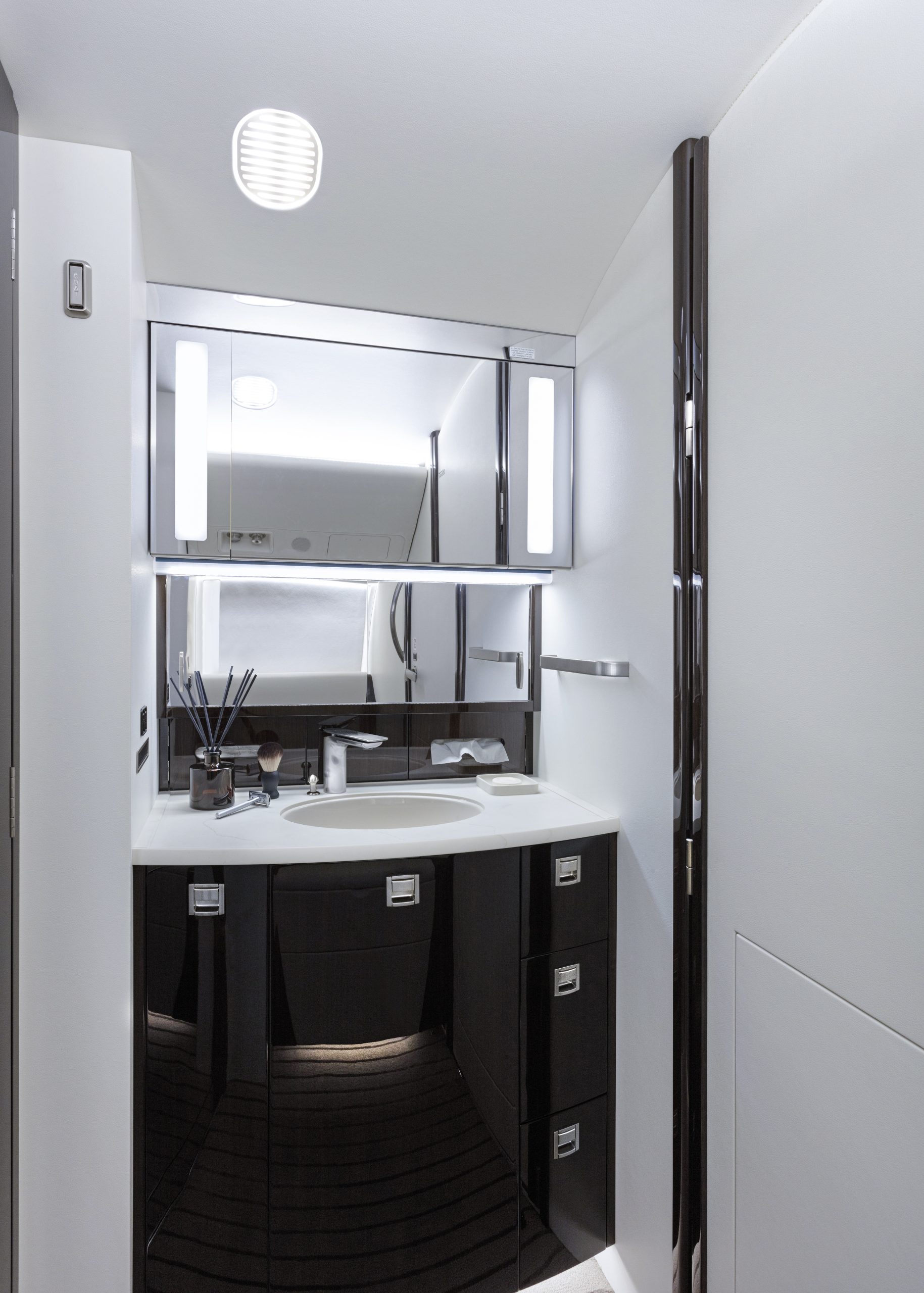 Falcon 2000LXS Backgrounder media