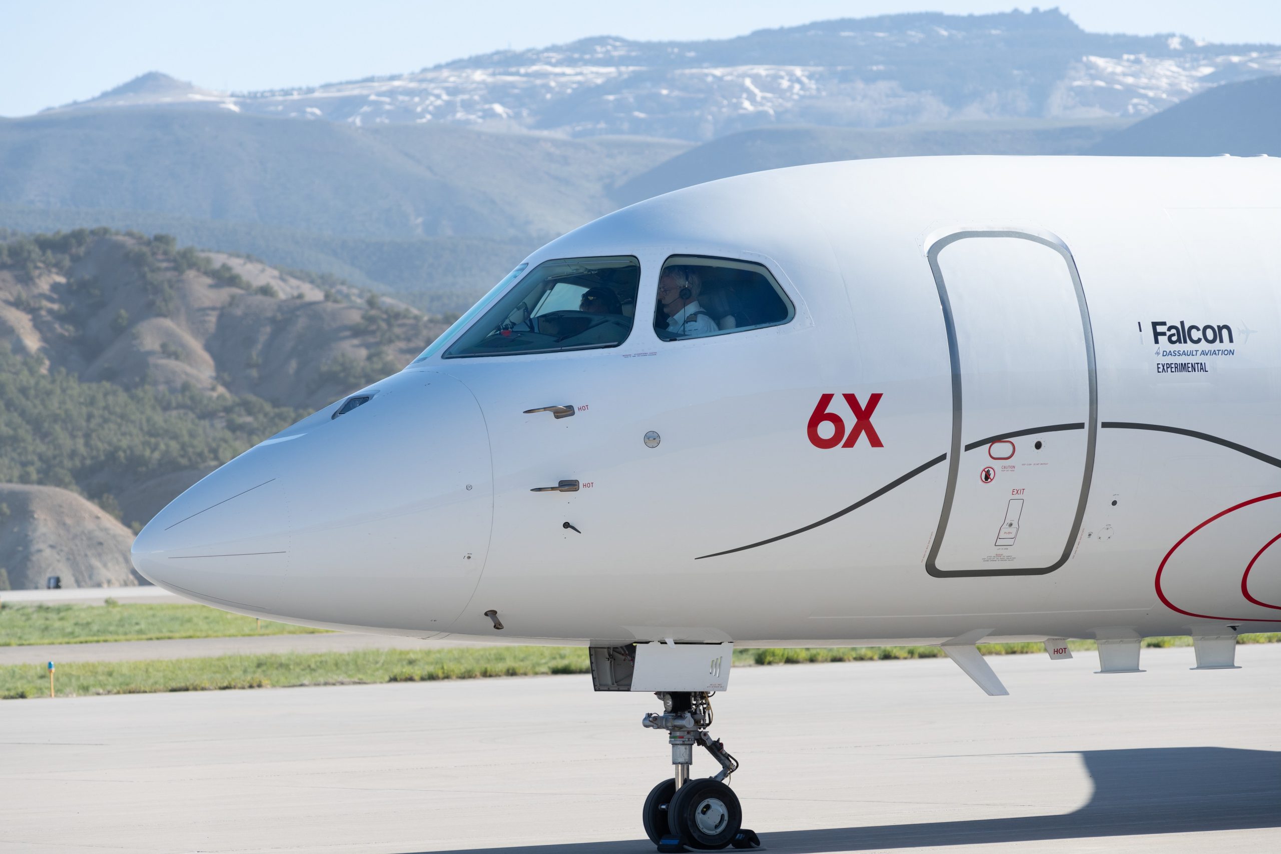 Falcon 6X Backgrounder media
