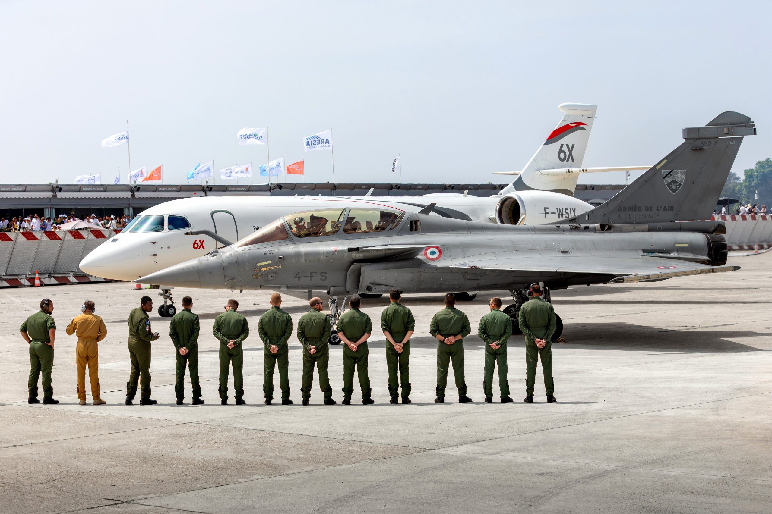 Falcon 6X Backgrounder media