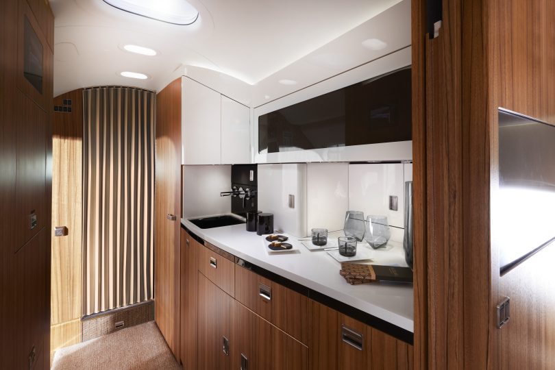 Falcon 6X Backgrounder media