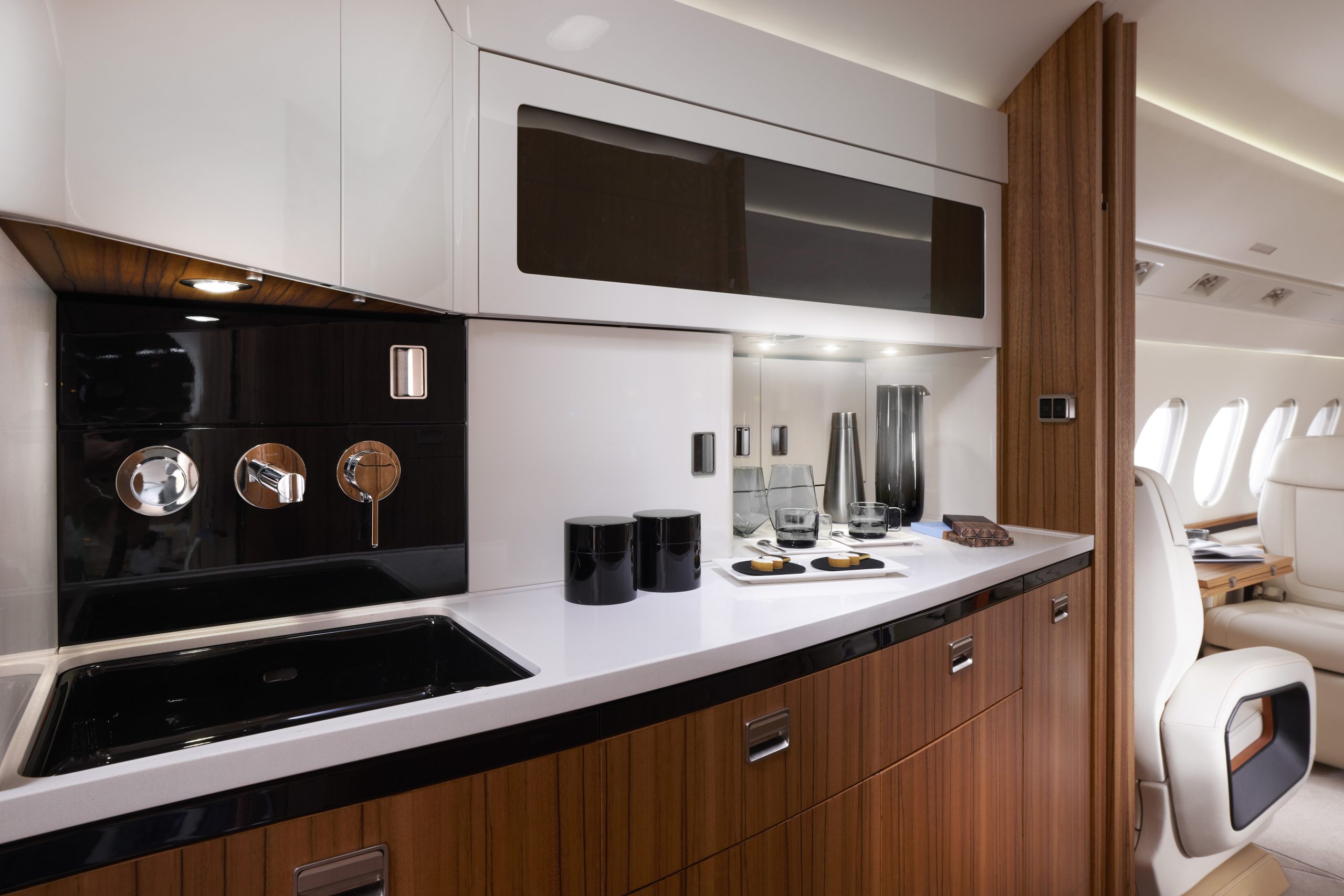 Falcon 6X Backgrounder media