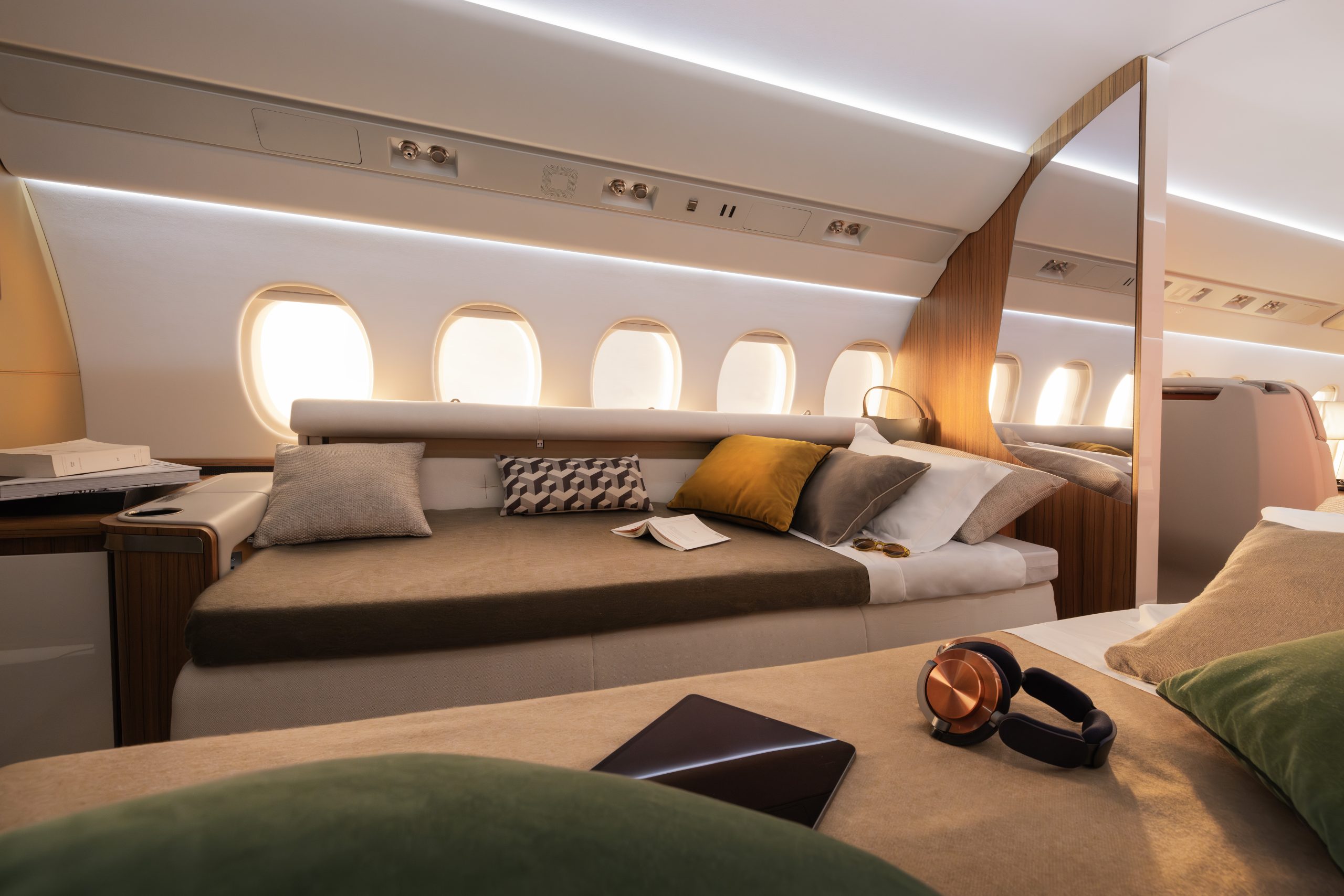 Falcon 6X Backgrounder media