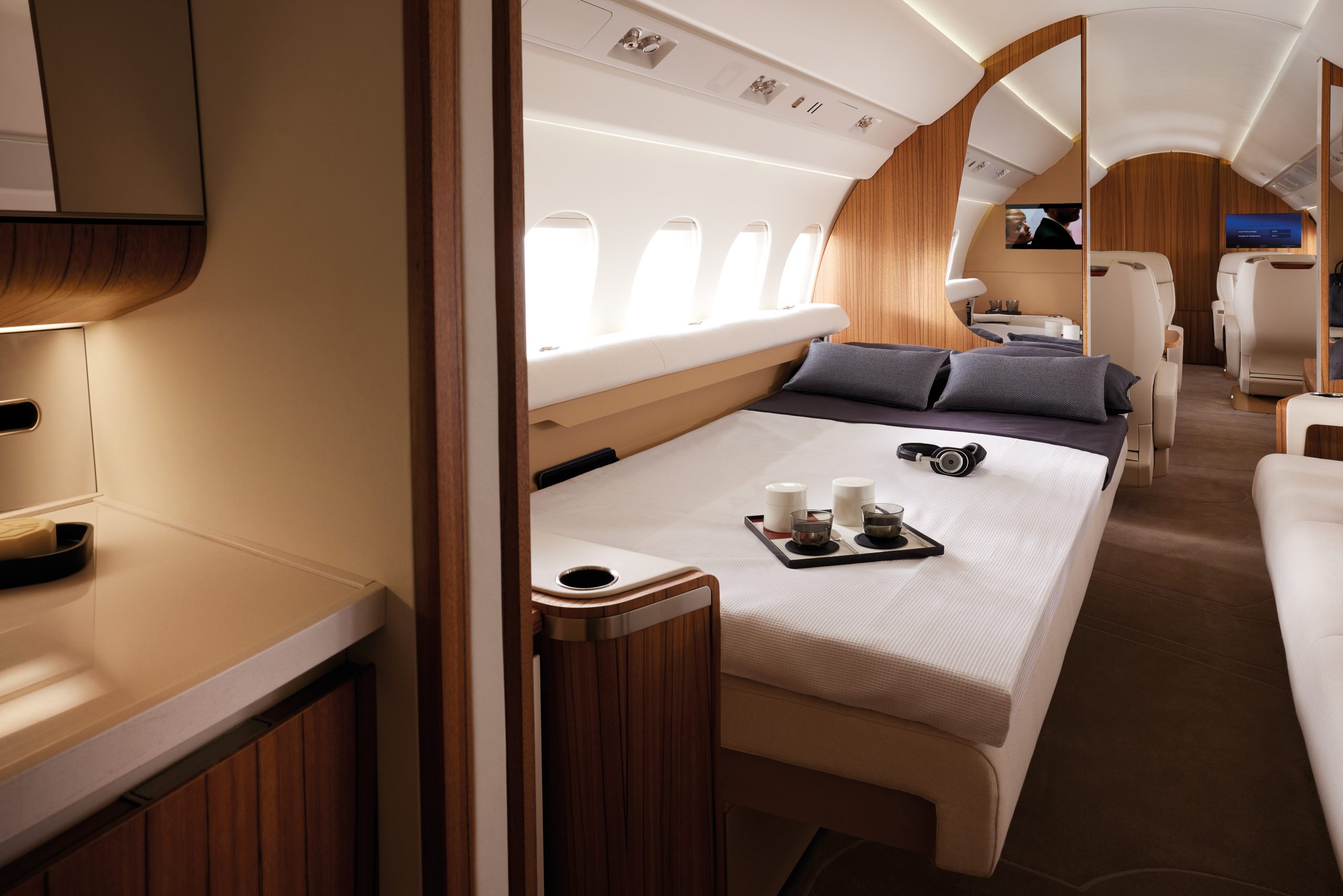 Falcon 6X Backgrounder media