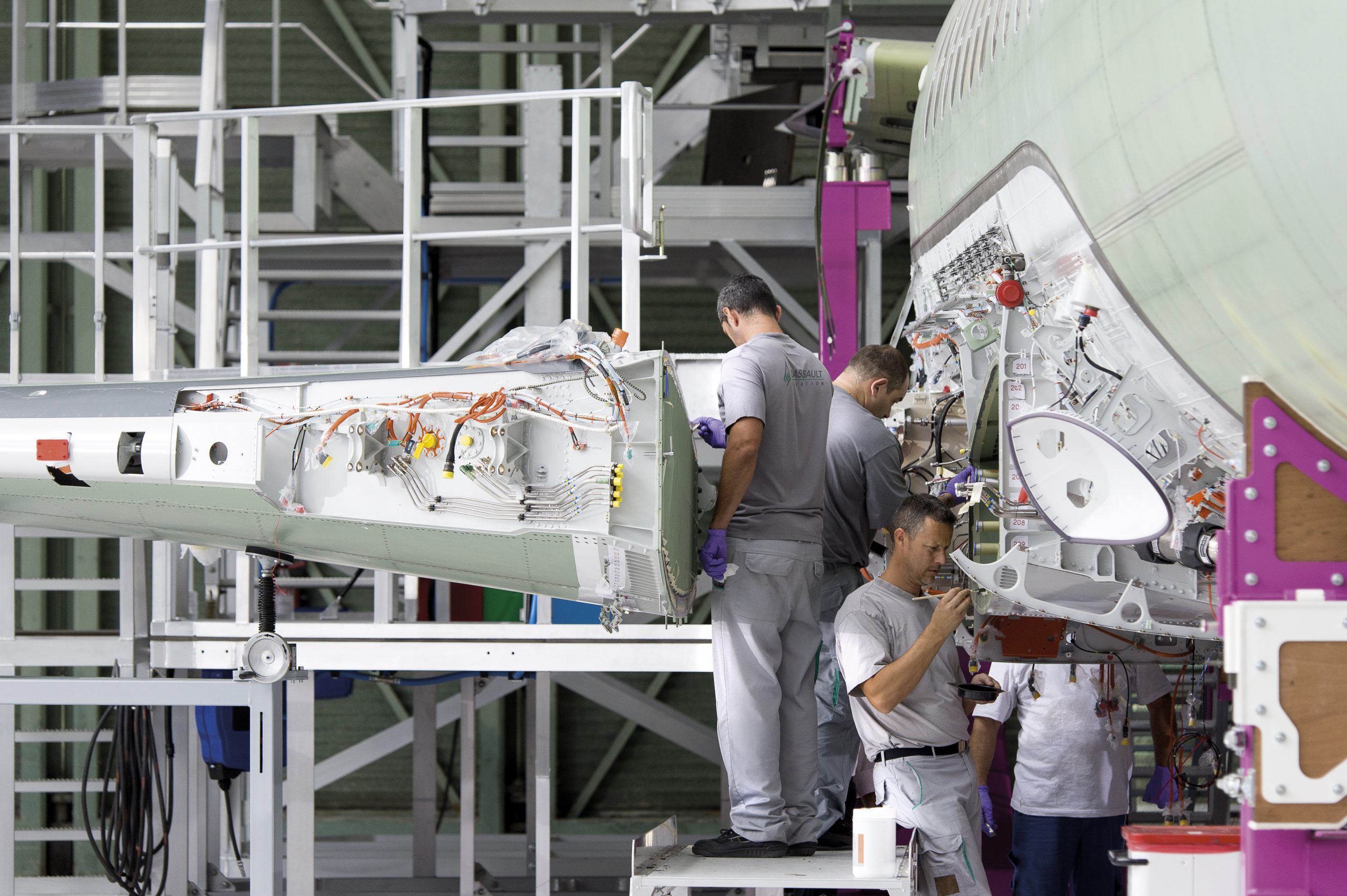 Falcon 6X Backgrounder media